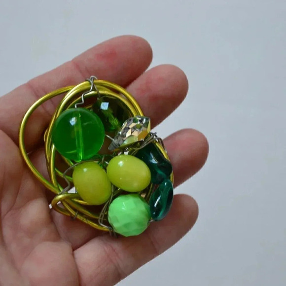 5/$25 Green Beaded  Brooch - Picture 3 of 6